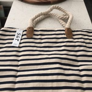 Summer and rose brittany tote in navy
